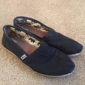 Toms